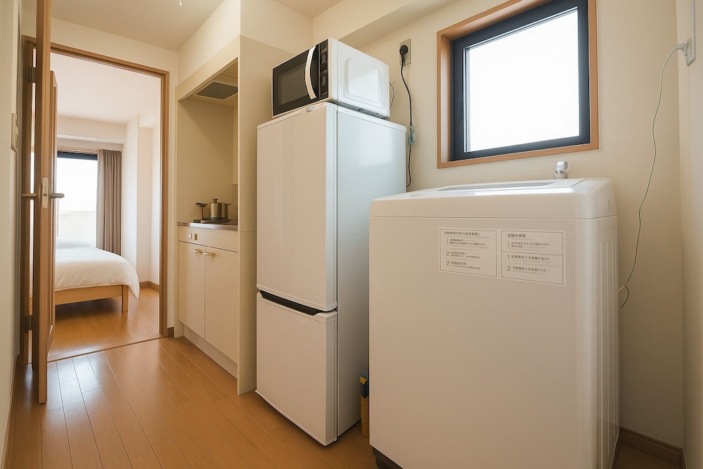 ビジネス ダブルルーム クイーンベッド 1 台 禁煙 バルコニー 客室9 | AOMUGIHOTEL-Otsuka