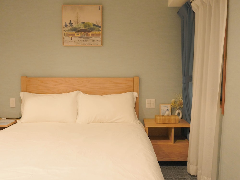 エリート ダブルルーム クイーンベッド 1 台 禁煙 バルコニー 客室5 | AOMUGIHOTEL-Otsuka