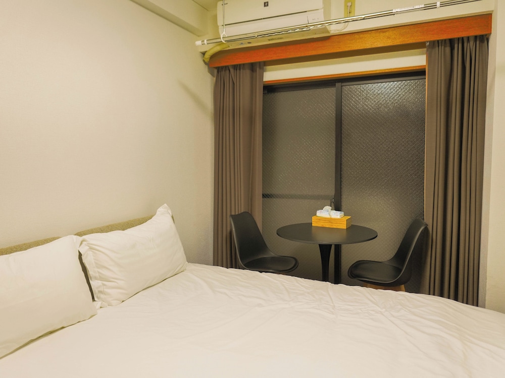 ビジネス ダブルルーム クイーンベッド 1 台 禁煙 バルコニー | AOMUGIHOTEL-Otsuka