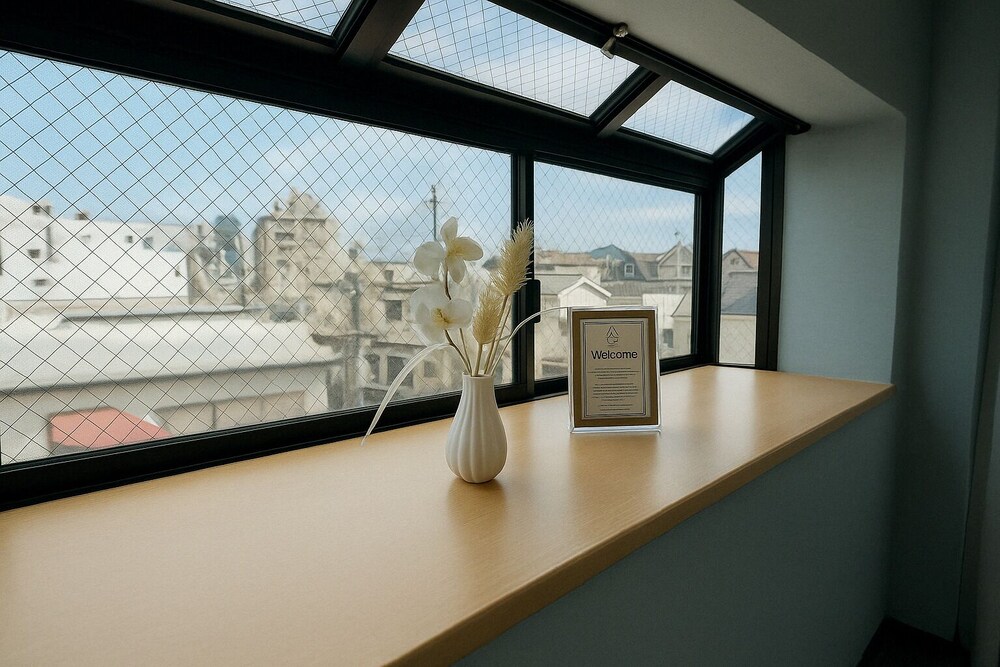 ファミリー 4 人部屋 ベッド (複数台) 禁煙 バルコニー 客室3 | AOMUGIHOTEL-Otsuka