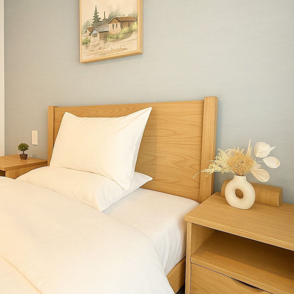 エリート ダブルルーム クイーンベッド 1 台 禁煙 バルコニー 客室1 | AOMUGIHOTEL-Otsuka