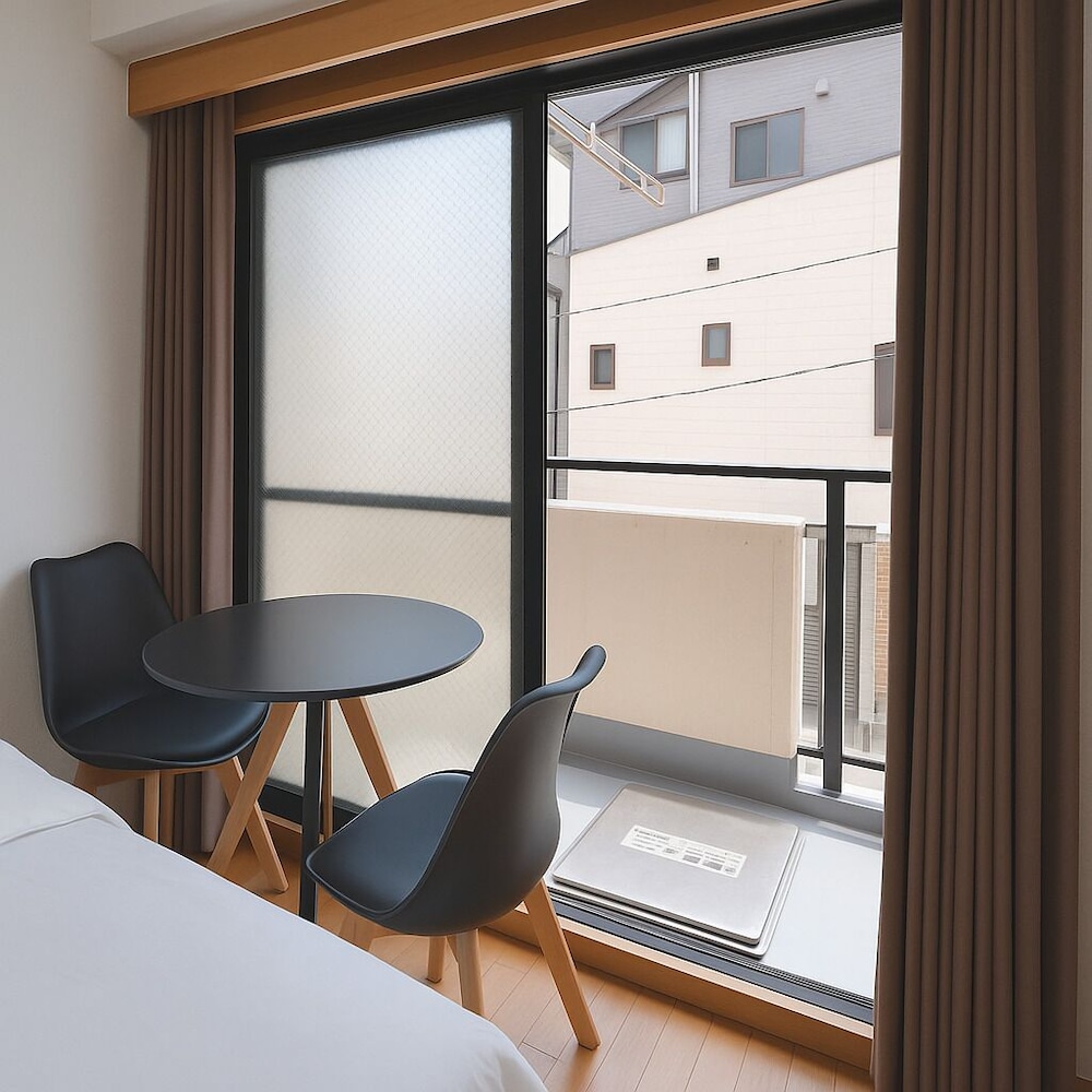 ビジネス ダブルルーム クイーンベッド 1 台 禁煙 バルコニー 客室11 | AOMUGIHOTEL-Otsuka