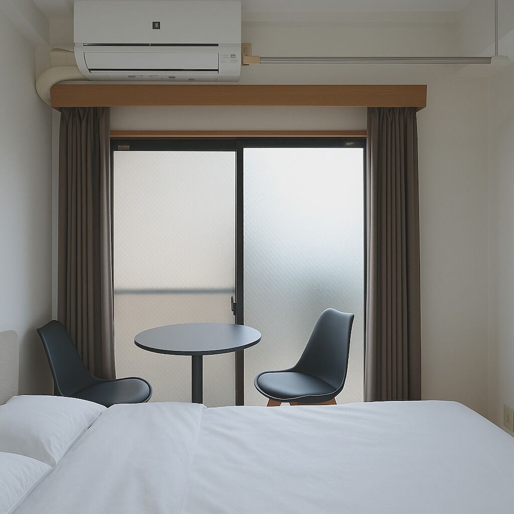 ビジネス ダブルルーム クイーンベッド 1 台 禁煙 バルコニー 客室14 | AOMUGIHOTEL-Otsuka