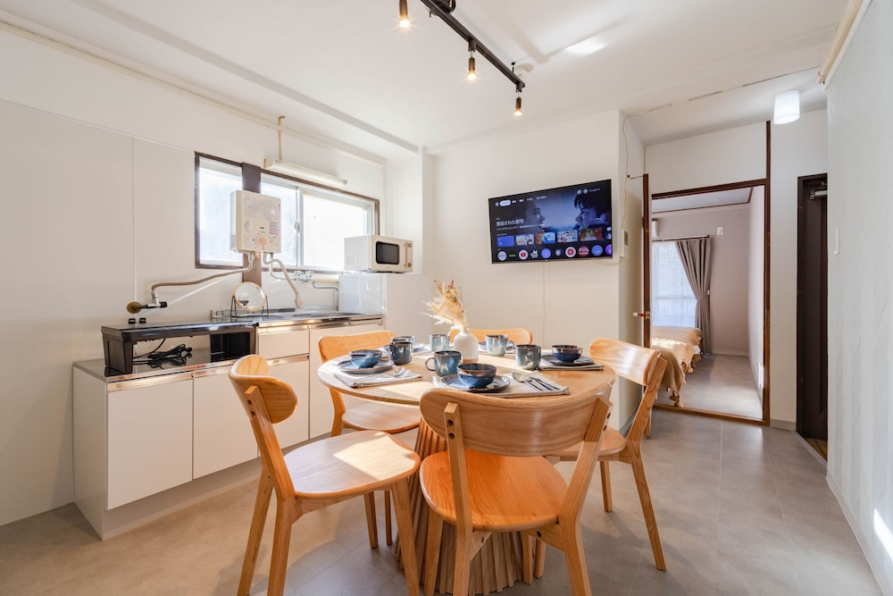 ベーシック アパートメント 禁煙 バルコニー (#4) リビング エリア0 | HouseHotel五反田