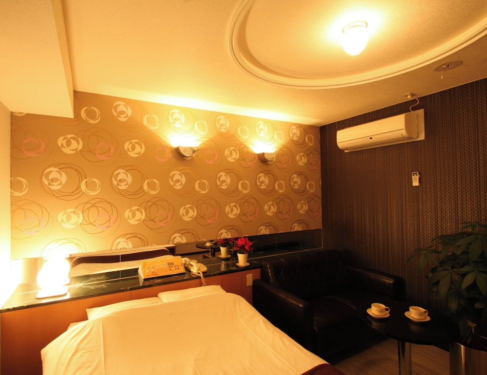 客室1 | タウンホテル岡山 - 大人限定