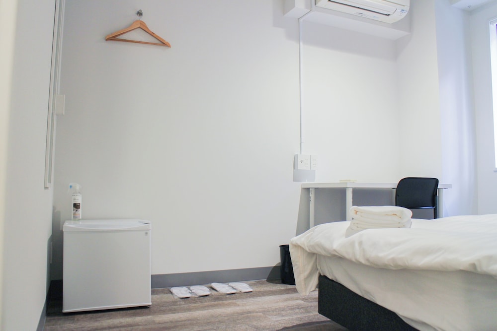 エコノミー ダブルルーム シティビュー 客室1 | HOSTEL EstLiLas KANDA