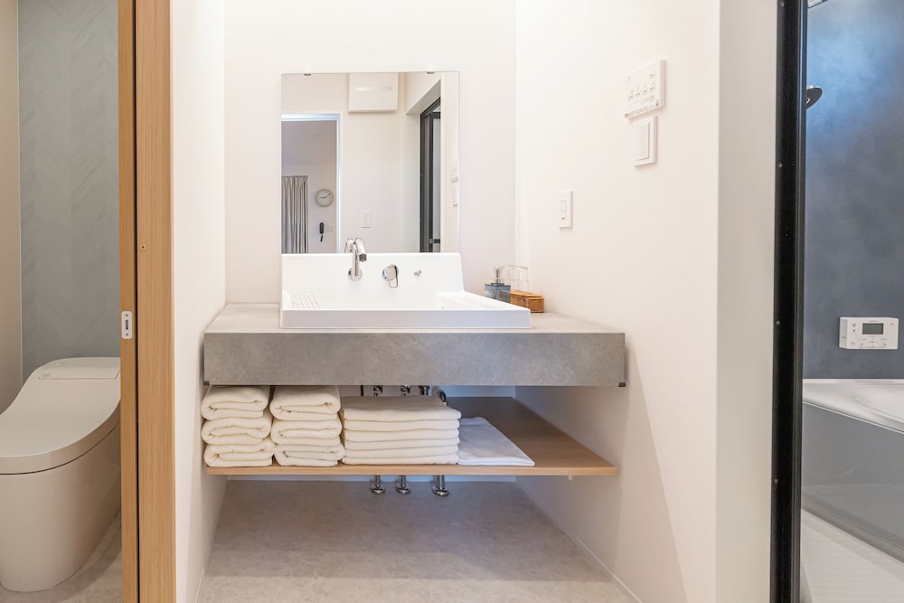 デラックス ヴィラ 禁煙 オーシャンフロント バスルーム3 | RUSHあわじ荘 CANARIYA - セルフチェックインのみ