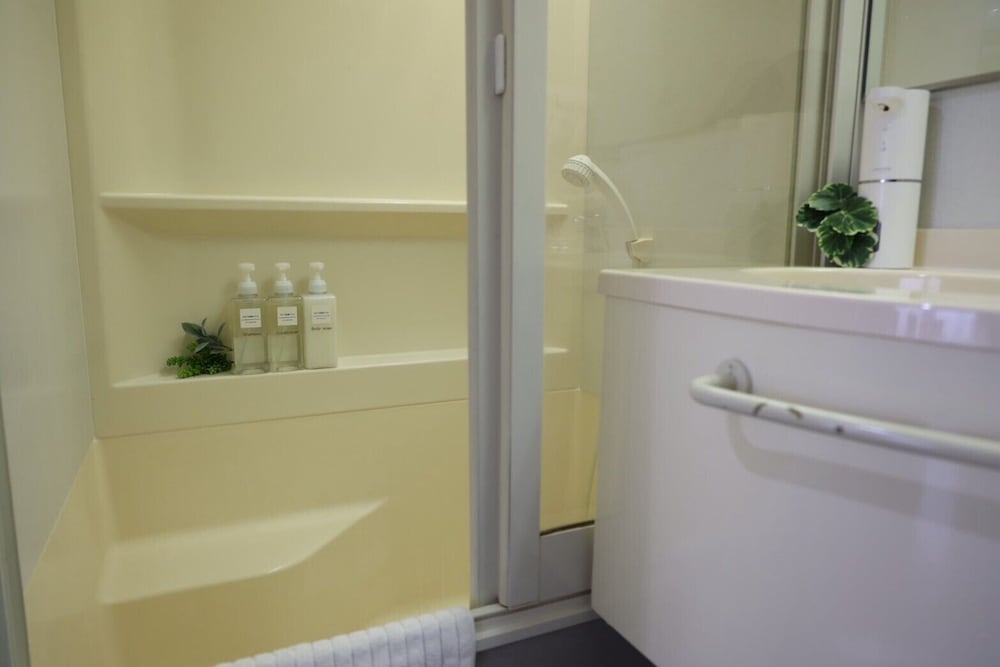 ファミリー スタジオ バスルーム0 | ホテルリープ