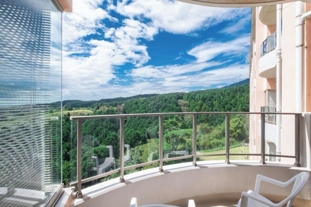 パノラミック スイート バルコニー シティビュー テラス / パティオ0 | シーナリー・リゾート駿河