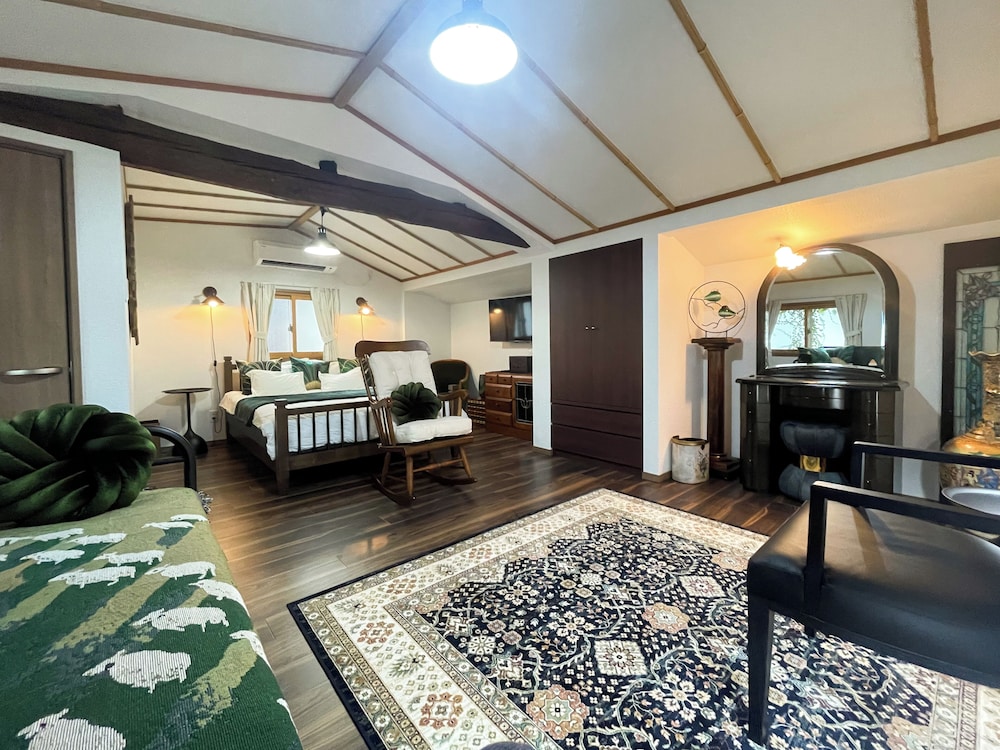 デラックス スイート コートヤードビュー 客室2 | Kokoro No Yado