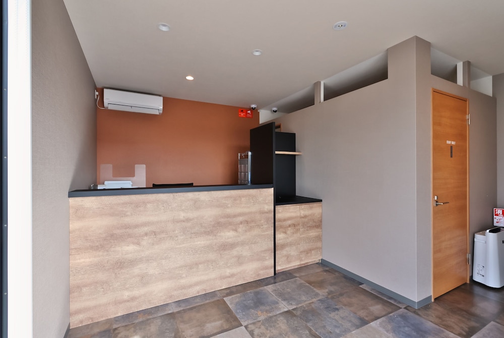 フロント1 | HOTEL R9 The Yard 蒲生日野