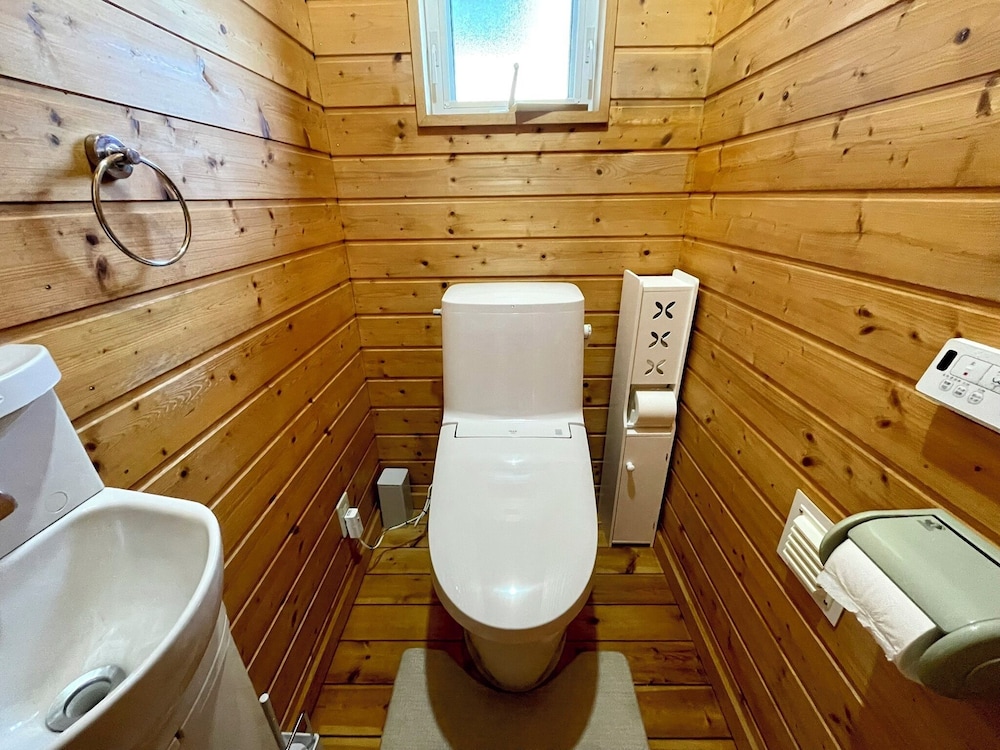 ベーシック アパートメント マウンテンビュー バスルーム2 | Three Peaks House