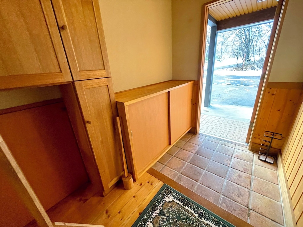 ベーシック アパートメント マウンテンビュー リビング エリア5 | Three Peaks House