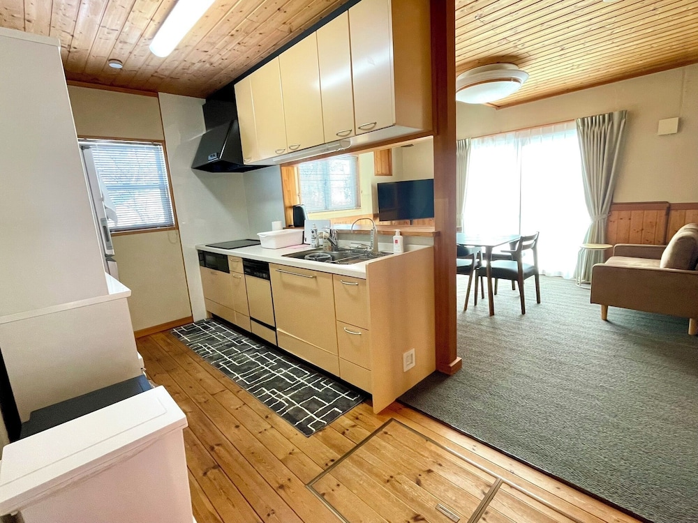 ベーシック アパートメント マウンテンビュー リビング エリア7 | Three Peaks House