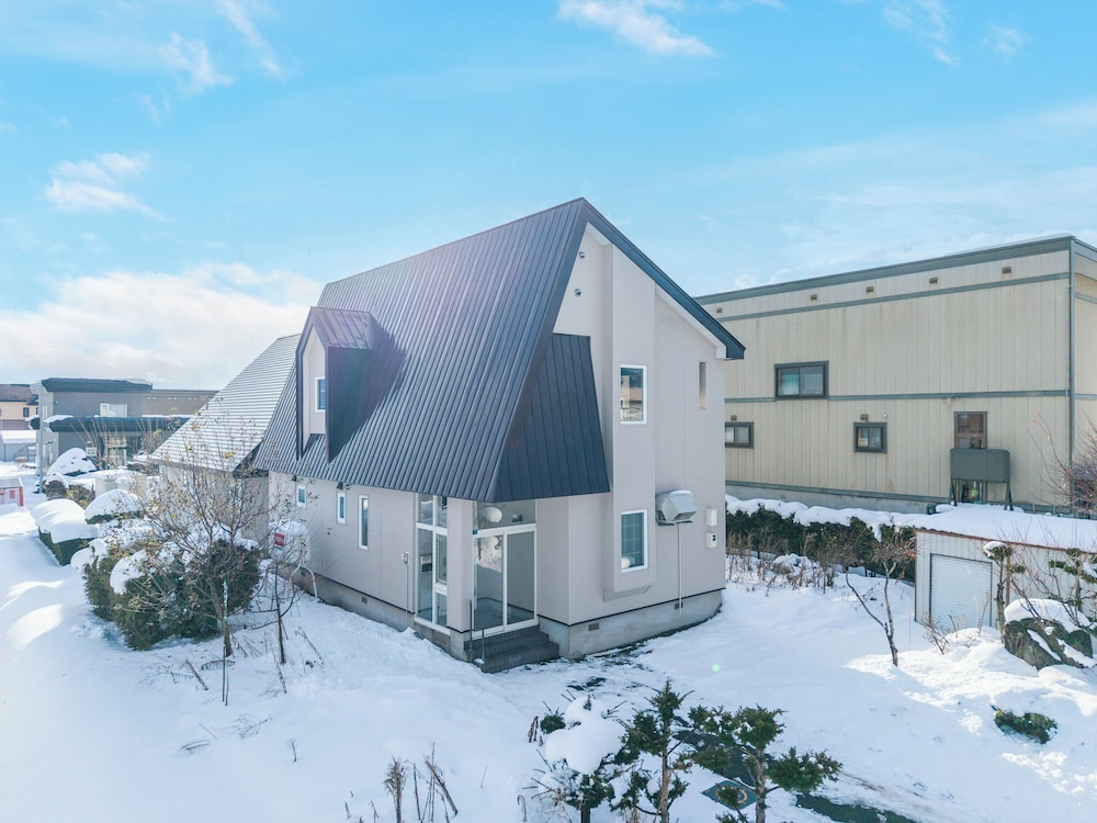 外観1 | THE LAVENRIDGE