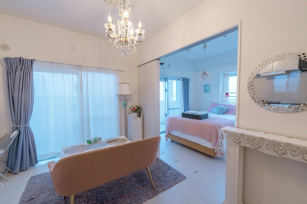 Okinawa SunSea/海が見える2LDK貸切ホテルアパート/那覇空港から車で20分 リビング エリア0 | Vent Du Vent