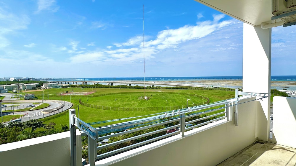 Okinawa SunSea/海が見える2LDK貸切ホテルアパート/那覇空港から車で20分 テラス / パティオ5 | 沖縄 SunSea 絶景オーシャンビュー 2LDK 最大6名 空港から 20 分 大型ショッピングモールまで車で 3 分