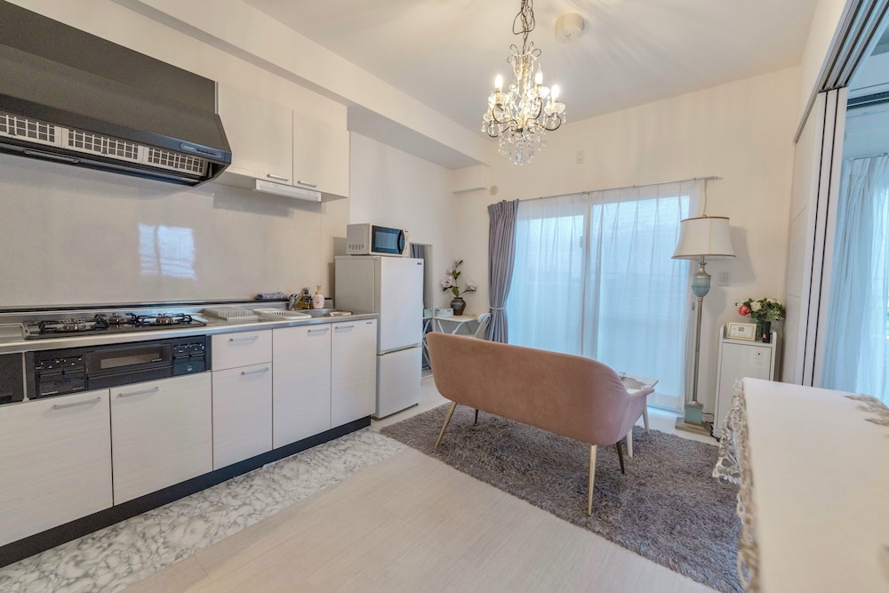 Okinawa SunSea/海が見える2LDK貸切ホテルアパート/那覇空港から車で20分 専用キッチン0 | Vent Du Vent