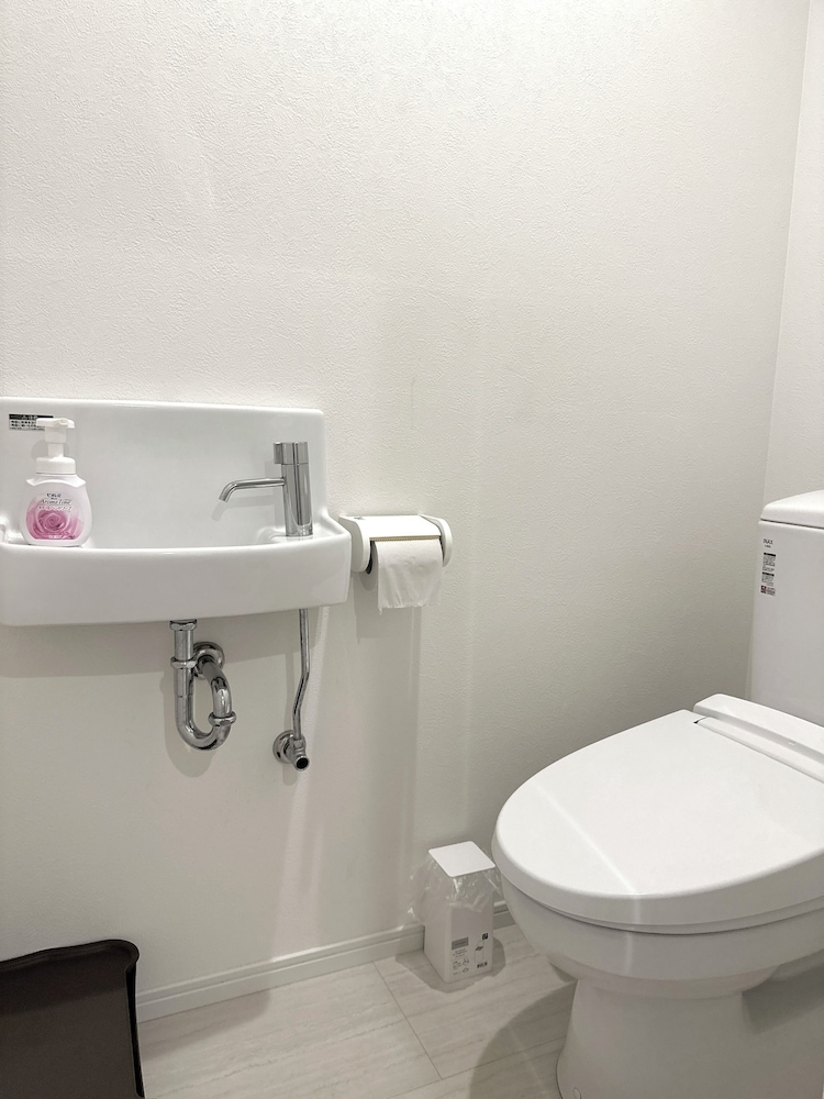 Okinawa SunSea/海が見える2LDK貸切ホテルアパート/那覇空港から車で20分 バスルームのシンク0 | Vent Du Vent