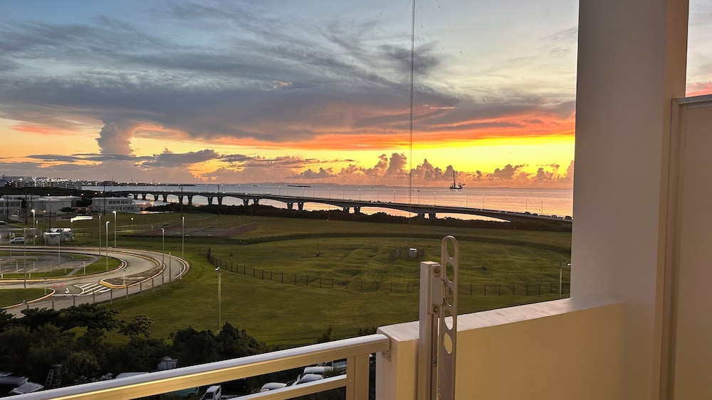 Okinawa SunSea/海が見える2LDK貸切ホテルアパート/那覇空港から車で20分 テラス / パティオ1 | Vent Du Vent