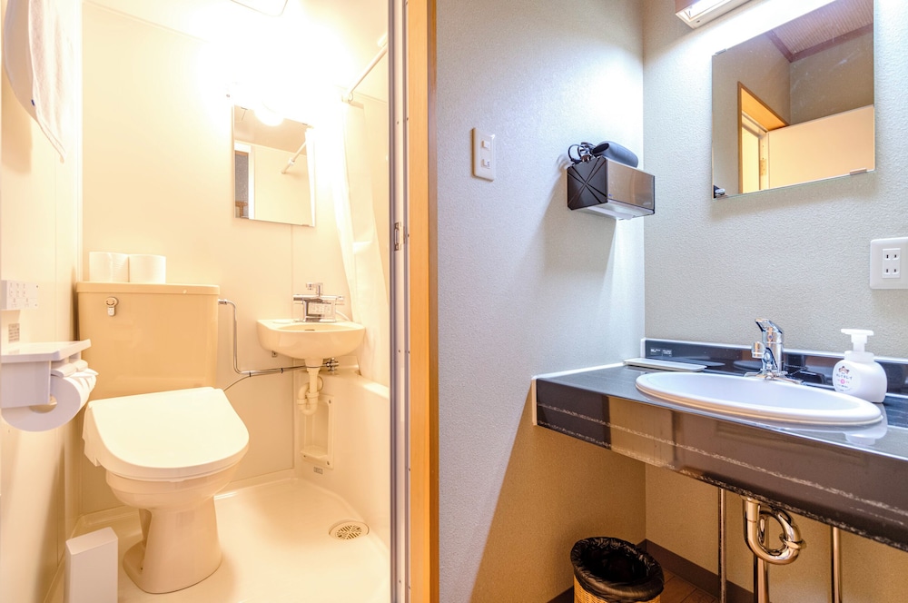 [2F・4人部屋] バス・トイレ付 禁煙 バスルーム0 | 温泉御宿るりびたき