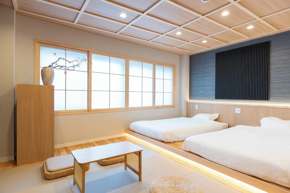 スーペリア スイート 2 ベッドルーム 禁煙 専用バスルーム 客室3 | MARUMI HOTEL Uguisudani