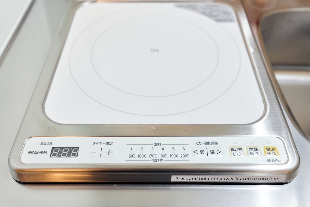 ベーシック ダブルルーム 専用キッチン1 | Shinsaibashi Cozy House