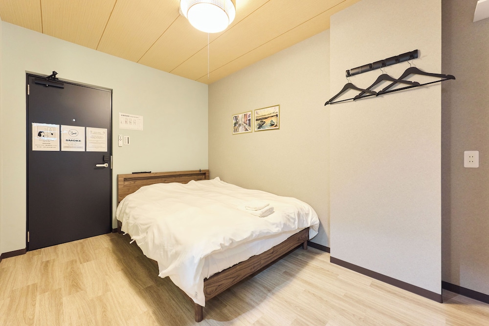 ベーシック ダブルルーム 客室3 | Shinsaibashi Cozy House