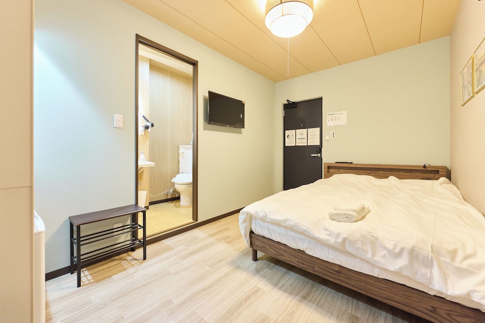 ベーシック ダブルルーム 客室5 | Shinsaibashi Cozy House