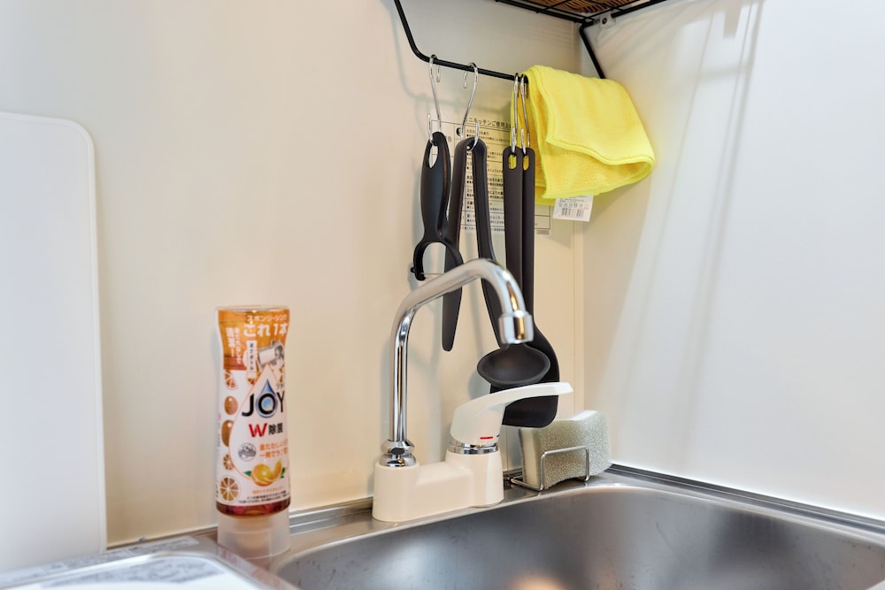 ベーシック ダブルルーム 専用キッチン0 | Shinsaibashi Cozy House