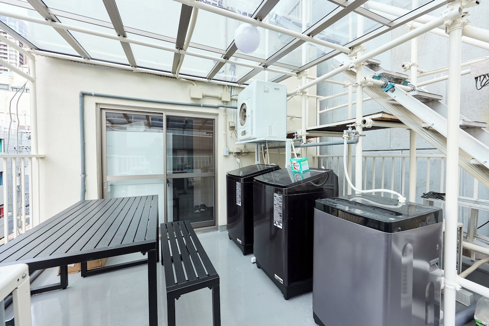 屋上テラス1 | Shinsaibashi Cozy House