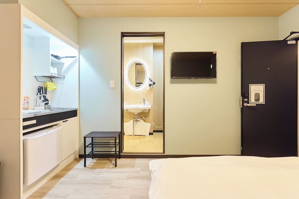 ベーシック ダブルルーム 客室4 | Shinsaibashi Cozy House