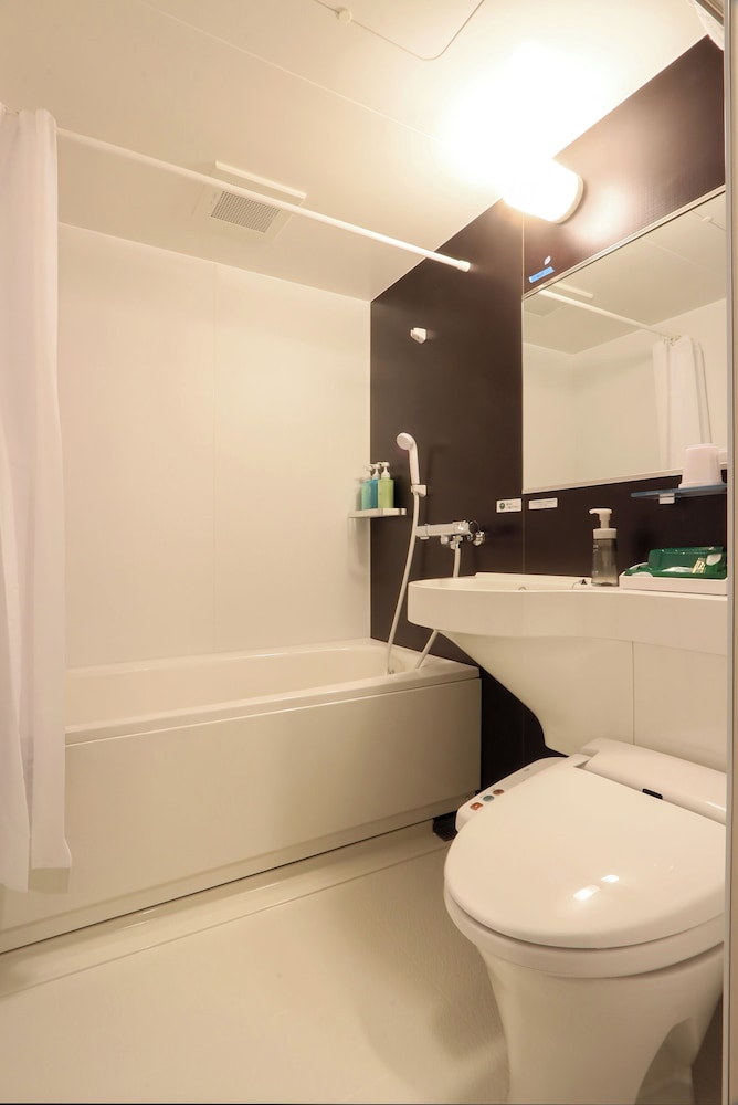 セミダブルルーム 禁煙 バスルーム0 | ホテルルートイン大牟田