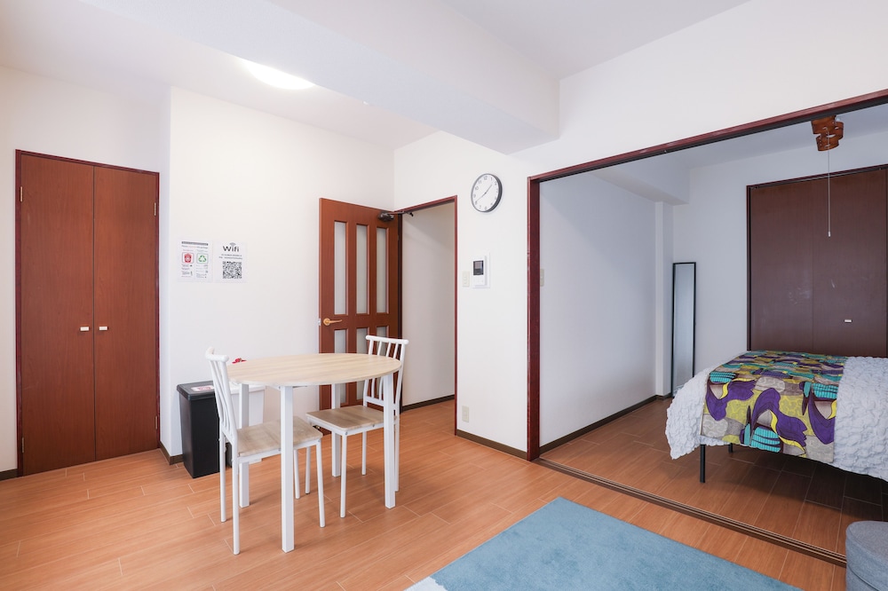 アパートメント ダブルベッド 1 台ソファーベッド付き 禁煙 リビング エリア6 | グランデエス　天神