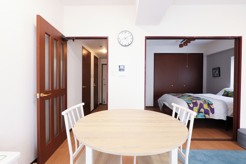 アパートメント ダブルベッド 1 台ソファーベッド付き 禁煙 リビング エリア9 | グランデエス　天神