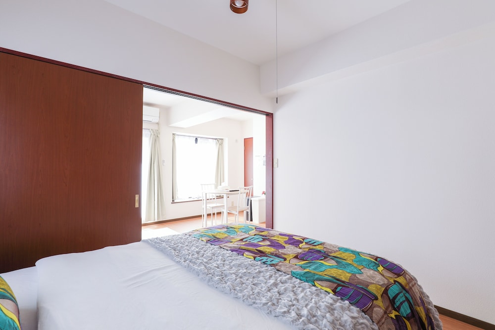 アパートメント ダブルベッド 1 台ソファーベッド付き 禁煙 客室2 | グランデエス　天神