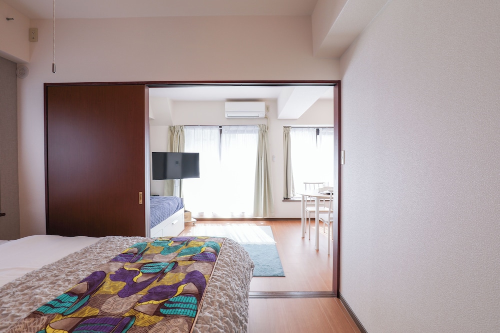 アパートメント ダブルベッド 1 台ソファーベッド付き 禁煙 リビング エリア1 | グランデエス　天神