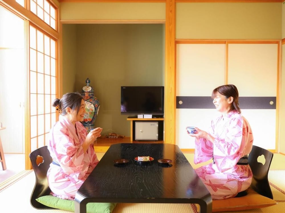 客室1 | 信州安曇野穂高温泉郷 旅館 山のたこ平