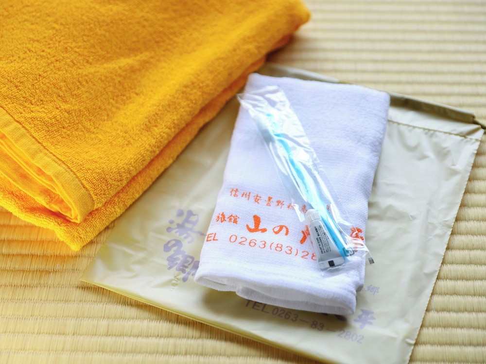 スタンダード 4 人部屋 禁煙 専用バスルーム 客室の設備とサービス1 | 信州安曇野穂高温泉郷 旅館 山のたこ平