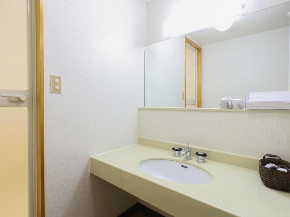 スタンダード 4 人部屋 禁煙 専用バスルーム バスルーム1 | 信州安曇野穂高温泉郷 旅館 山のたこ平