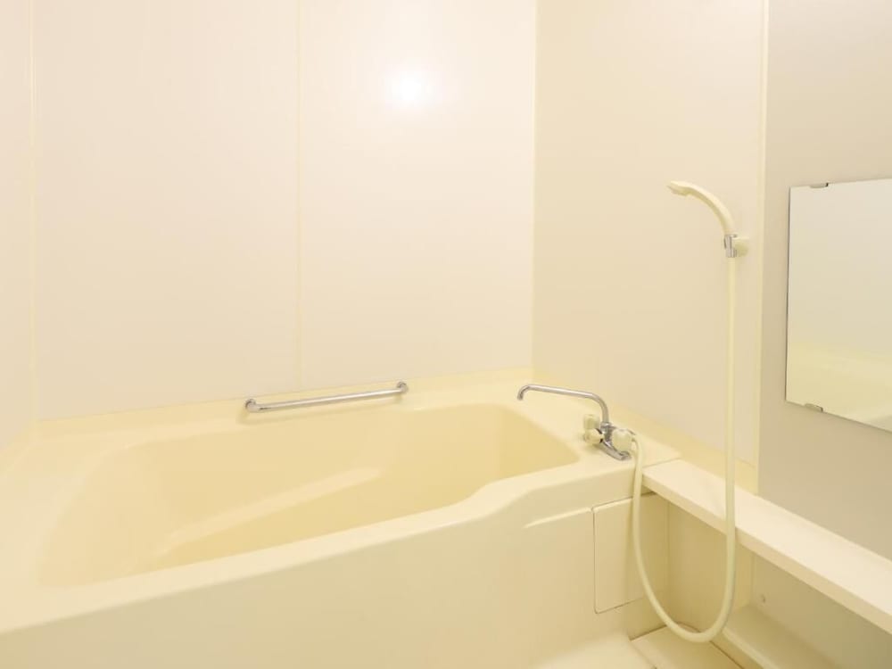 スタンダード 4 人部屋 禁煙 専用バスルーム バスルーム2 | 信州安曇野穂高温泉郷 旅館 山のたこ平