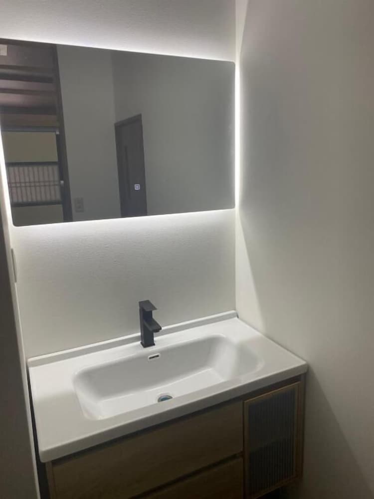 デラックス ダブルルーム ガーデンビュー バスルーム0 | Sansui Resort 山中湖