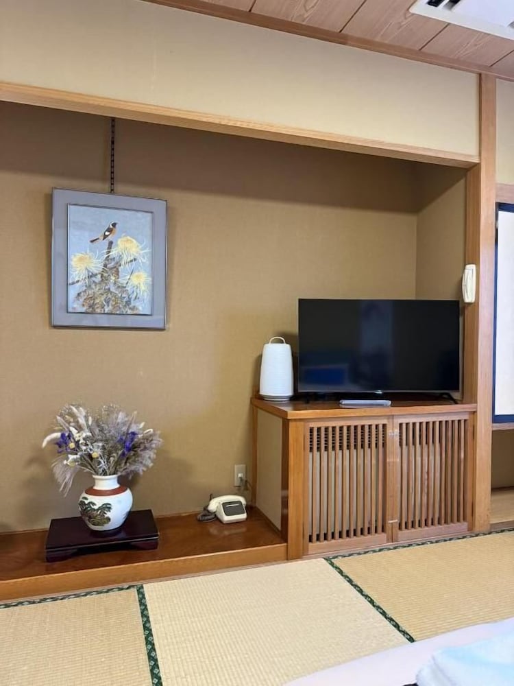 デラックス ダブルルーム ガーデンビュー 内装0 | Sansui Resort 山中湖