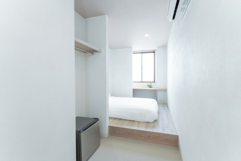 ベーシック ダブルルーム 客室1 | Atic Guesthouse
