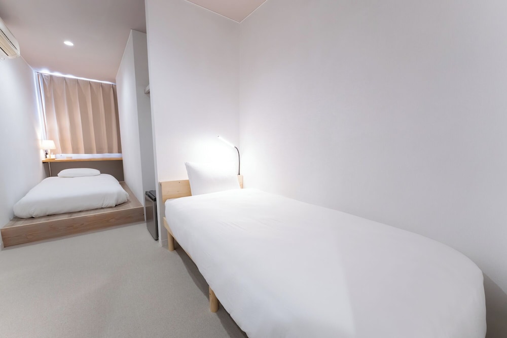 ベーシック ツインルーム 客室1 | Atic Guesthouse