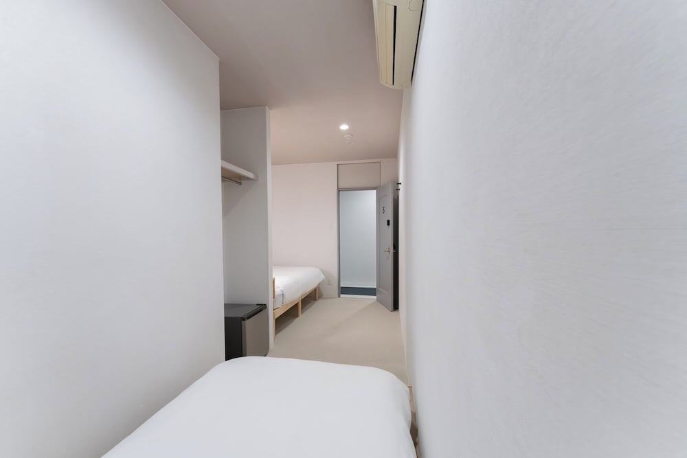 ベーシック ツインルーム | Atic Guesthouse