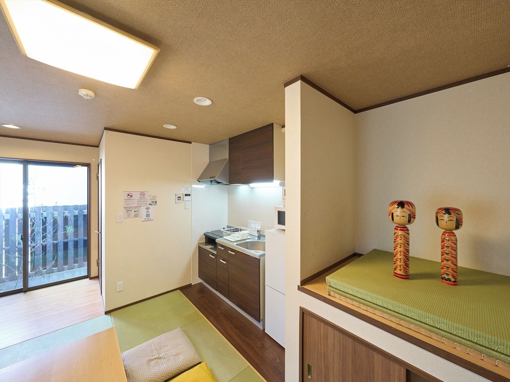 ベーシック アパートメント リビング エリア8 | 宿家 浅草 こけし庵