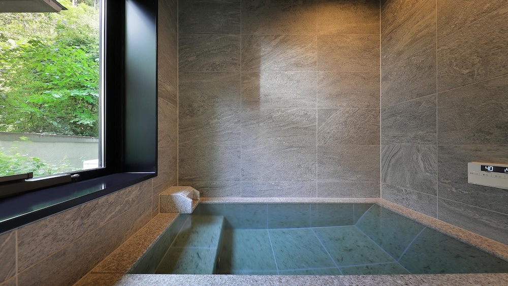 デラックス ツインルーム 禁煙 バスルーム0 | SHIN湯治 HOTEL LULUD