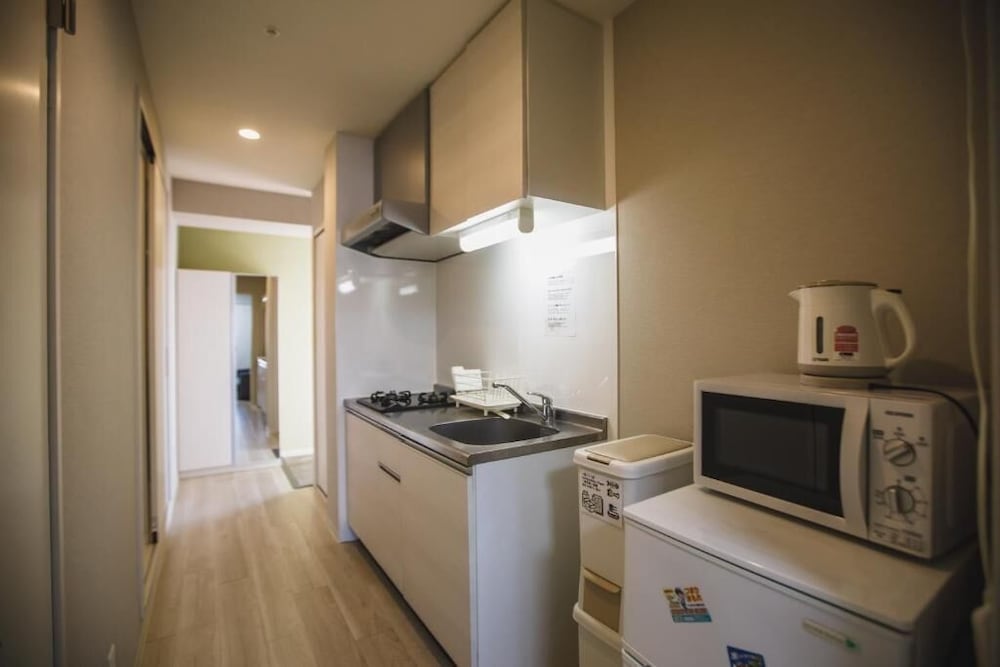 プレミアム アパートメント バルコニー シティビュー 専用キッチン0 | R Residences Namba South 1