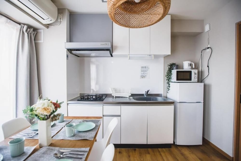 プレミアム アパートメント バルコニー シティビュー 専用キッチン0 | R Residences Namba South 1